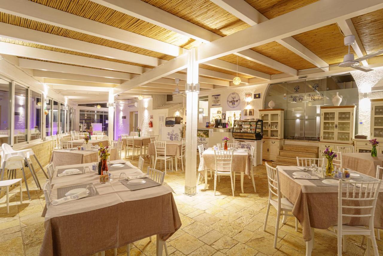 فندق La Terrazza Sulla Rupe Relais أوستوني المظهر الخارجي الصورة