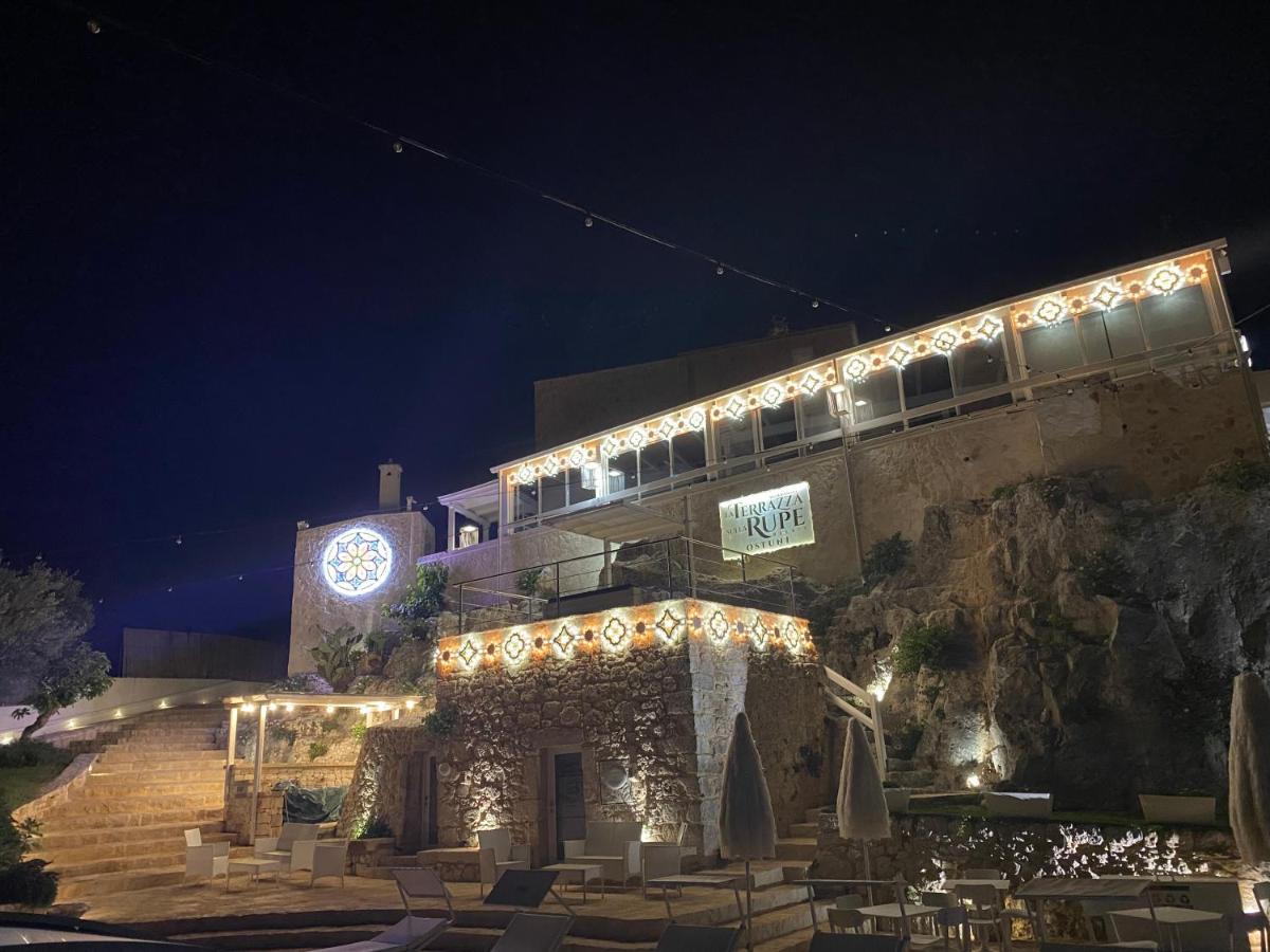 فندق La Terrazza Sulla Rupe Relais أوستوني المظهر الخارجي الصورة