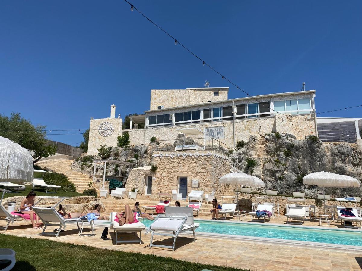 فندق La Terrazza Sulla Rupe Relais أوستوني المظهر الخارجي الصورة