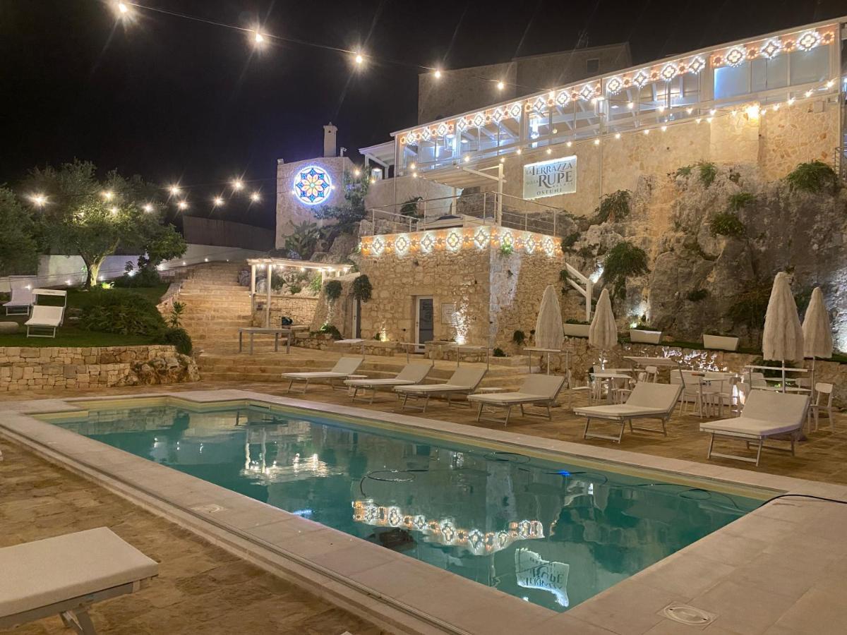 فندق La Terrazza Sulla Rupe Relais أوستوني المظهر الخارجي الصورة