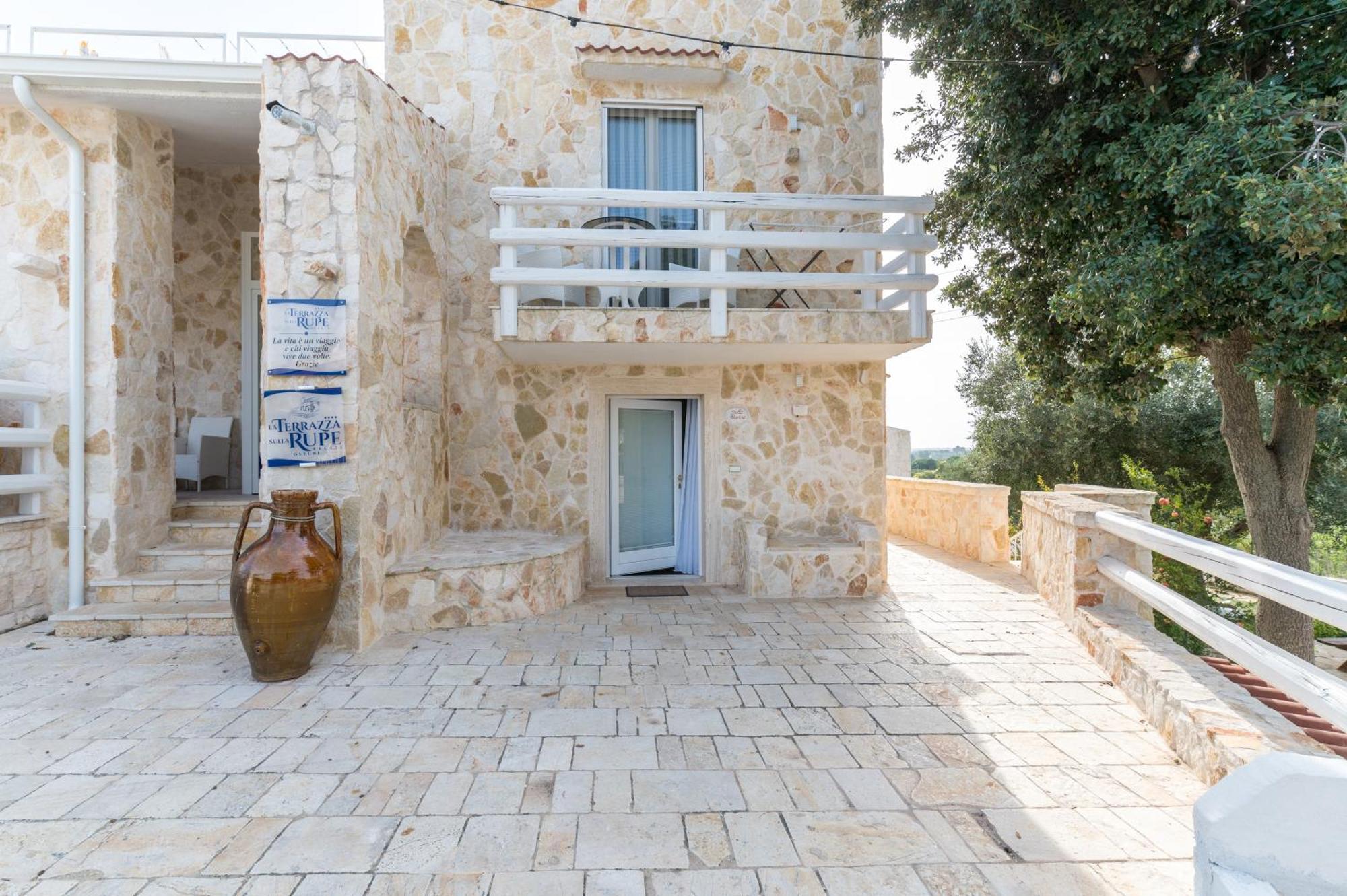 فندق La Terrazza Sulla Rupe Relais أوستوني المظهر الخارجي الصورة